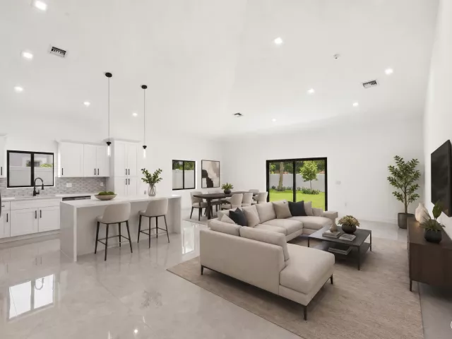 Продажа дома по адресу 4530 NW 36th Court - фото 8859616