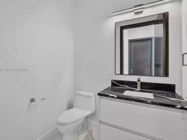 Продажа дома по адресу 2751 NE 22nd Ct - фото 7705488