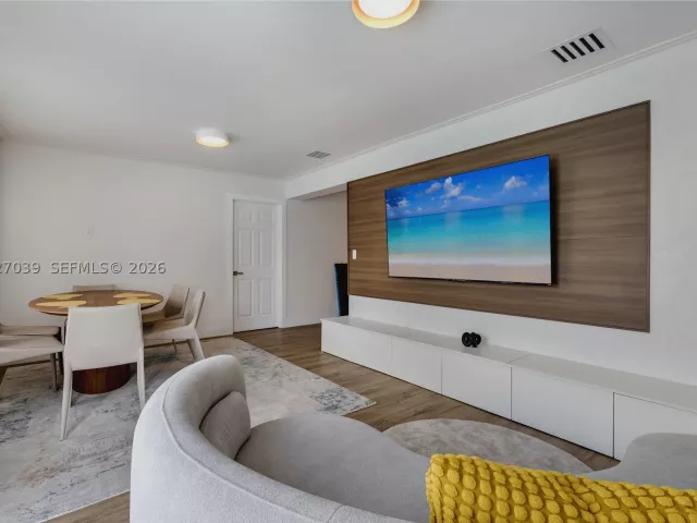 Продажа дома по адресу 7051 Tyler St - фото 9385323