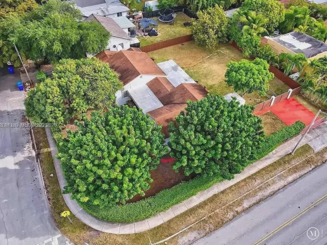 Продажа дома по адресу 435 SW 33rd Ave - фото 7700950