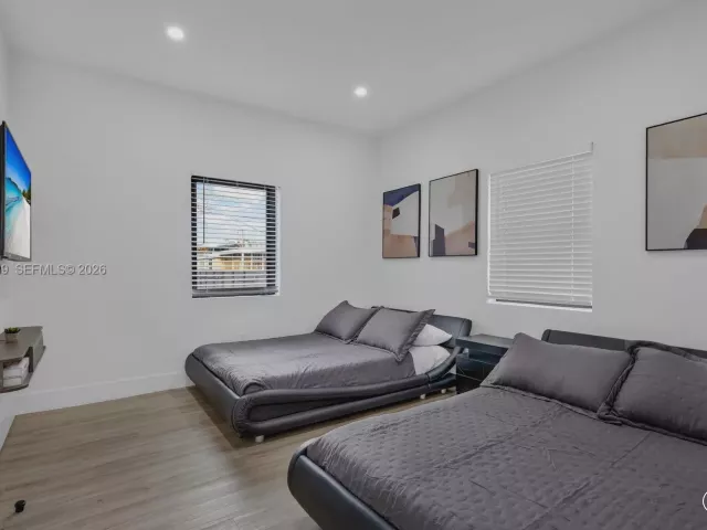 Продажа дома по адресу 121 NW 53rd St - фото 7702015
