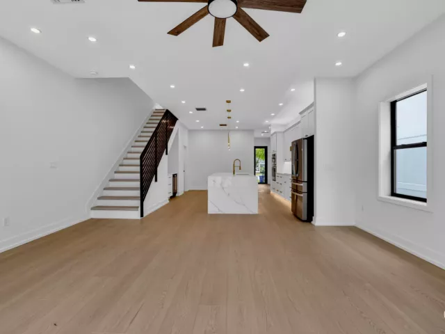 Продажа дома по адресу 509 SW 11th Street - фото 8920357