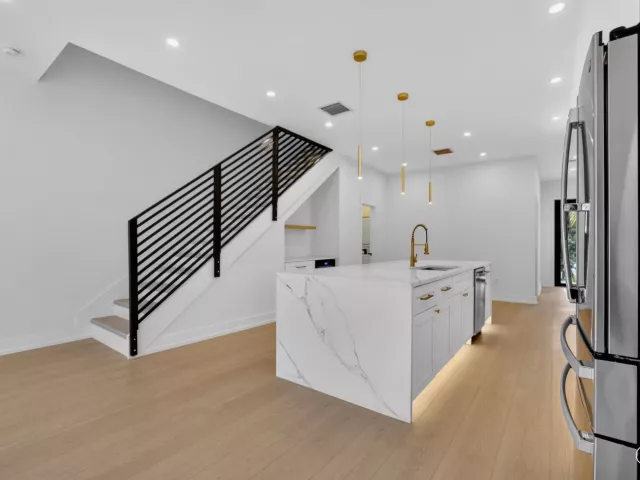 Продажа дома по адресу 509 SW 11th Street - фото 8920346
