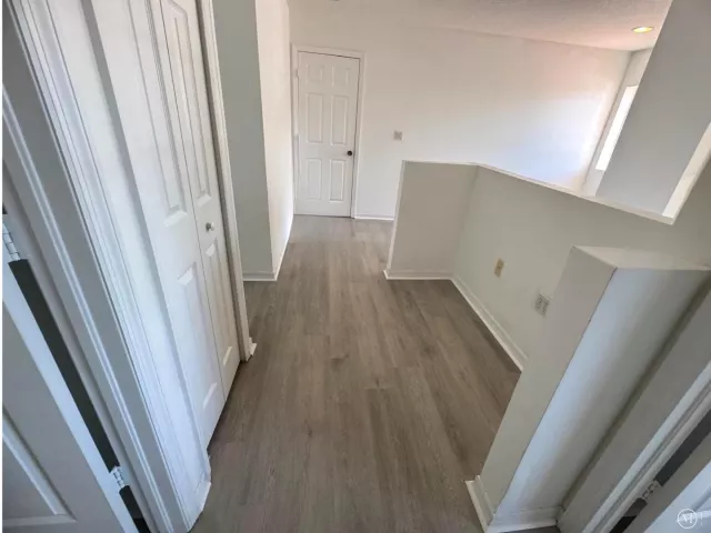 Продажа дома по адресу 1975 NE 36th Avenue - фото 9269205