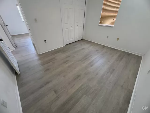 Продажа дома по адресу 1975 NE 36th Avenue - фото 9269208