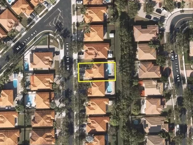 Продажа дома по адресу 1975 NE 36th Avenue - фото 9269225