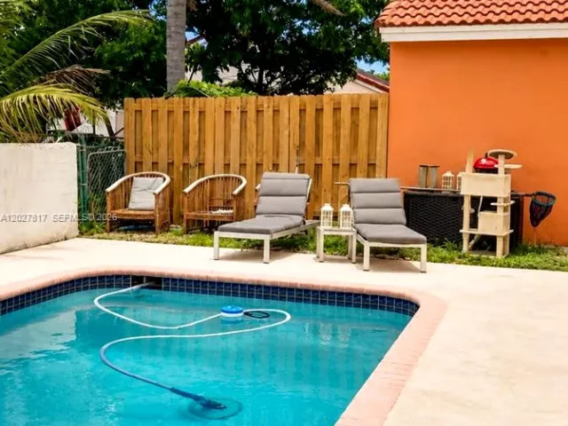 Продажа дома по адресу 5343 NW 184th St - фото 7707789