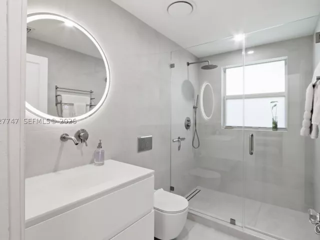 Продажа дома по адресу 1215 Madrid St - фото 9258710