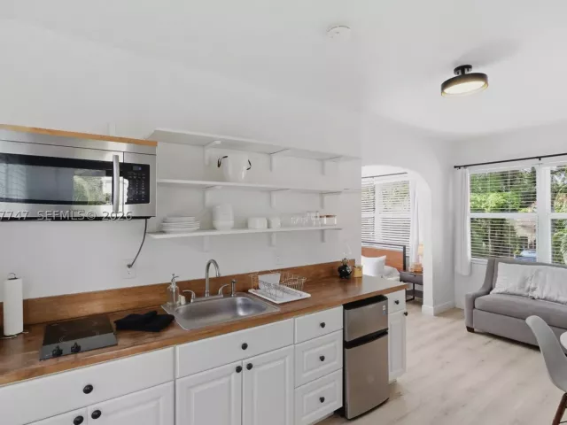 Продажа дома по адресу 1215 Madrid St - фото 9258712