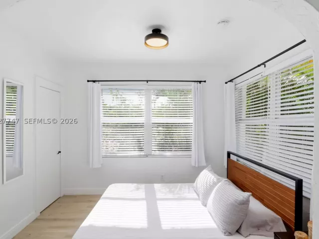 Продажа дома по адресу 1215 Madrid St - фото 9258717