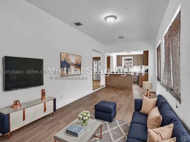 Продажа дома по адресу 1365 NE 130th St - фото 9143411