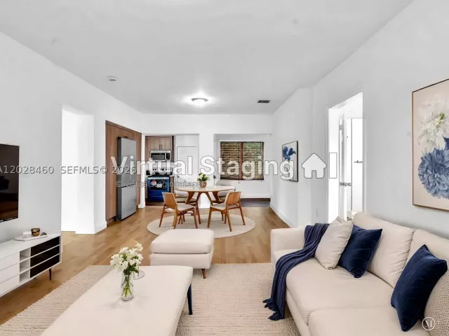 Продажа дома по адресу 1365 NE 130th St - фото 9143408