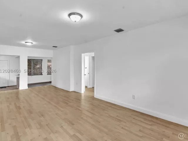 Продажа дома по адресу 1365 NE 130th St - фото 9013908