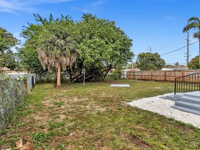 Продажа дома по адресу 1365 NE 130th St - фото 9013916
