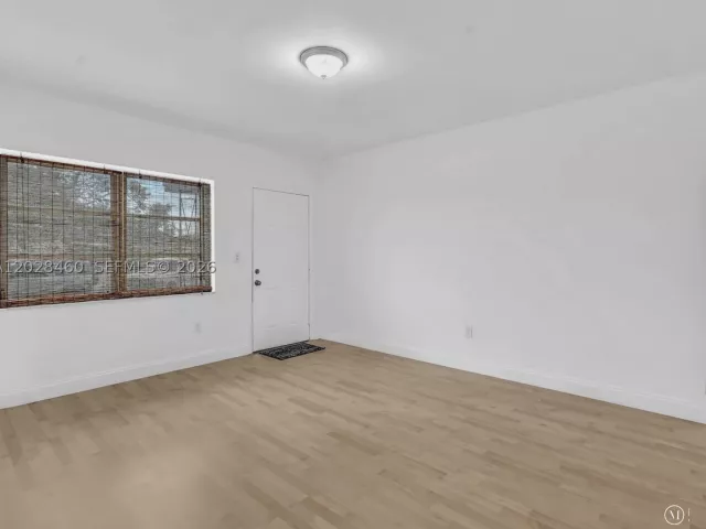 Продажа дома по адресу 1365 NE 130th St - фото 9013919