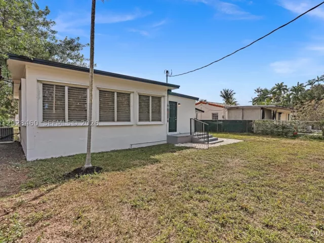 Продажа дома по адресу 1365 NE 130th St - фото 9013927