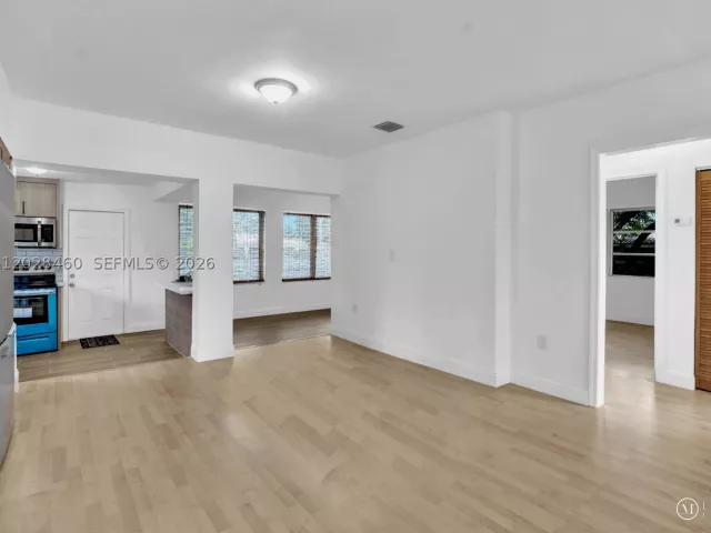 Продажа дома по адресу 1365 NE 130th St - фото 9013929