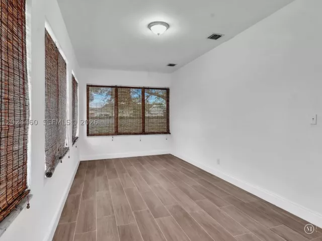Продажа дома по адресу 1365 NE 130th St - фото 9013943
