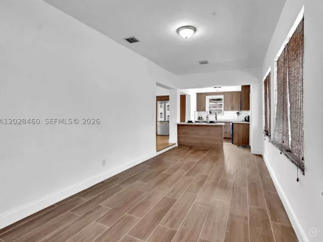 Продажа дома по адресу 1365 NE 130th St - фото 9013948