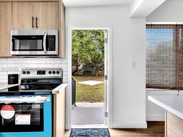 Продажа дома по адресу 1365 NE 130th St - фото 9013956