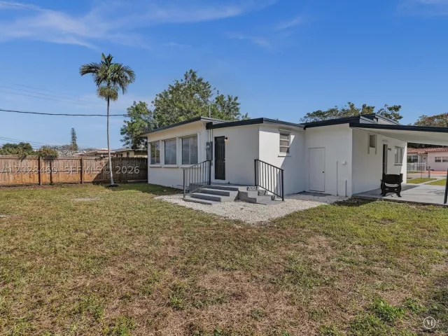 Продажа дома по адресу 1365 NE 130th St - фото 9013968