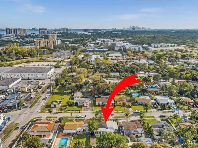 Продажа дома по адресу 1365 NE 130th St - фото 9013973