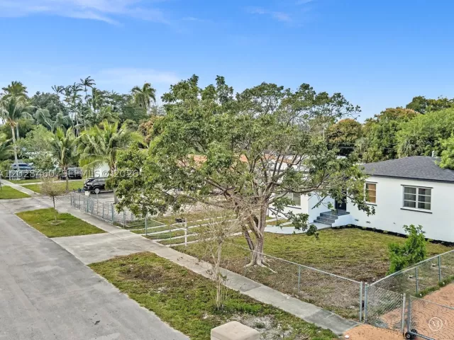 Продажа дома по адресу 1365 NE 130th St - фото 9013977