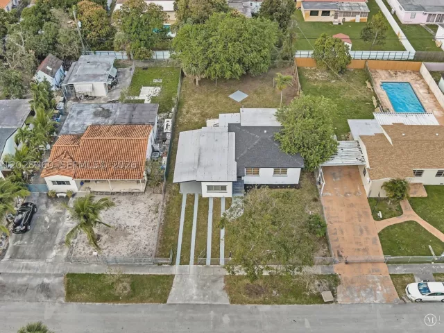 Продажа дома по адресу 1365 NE 130th St - фото 9013978
