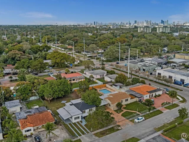 Продажа дома по адресу 1365 NE 130th St - фото 9013980