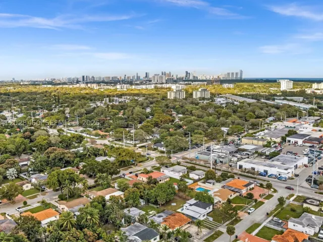 Продажа дома по адресу 1365 NE 130th St - фото 9013994