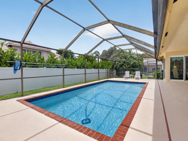Продажа дома по адресу 2931 NW 25th Way - фото 9034809
