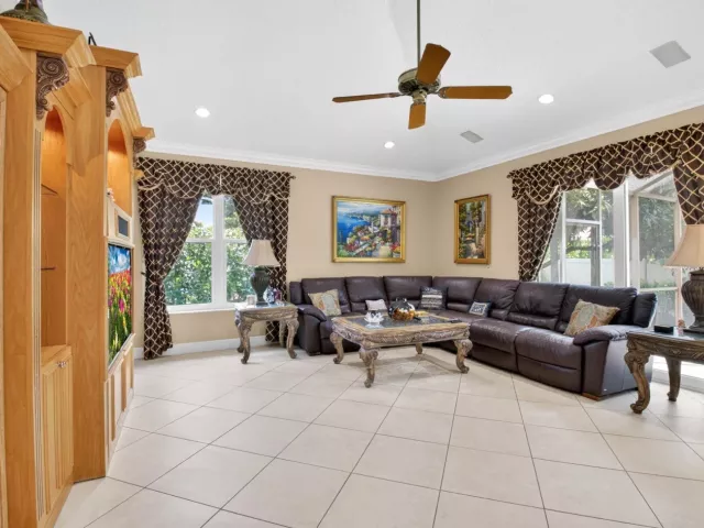Продажа дома по адресу 2931 NW 25th Way - фото 9034781