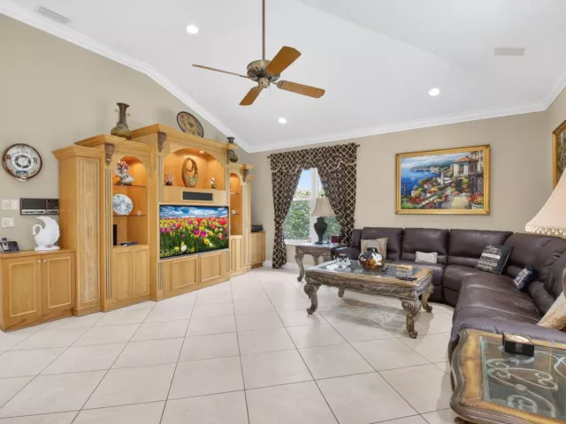 Продажа дома по адресу 2931 NW 25th Way - фото 9034782