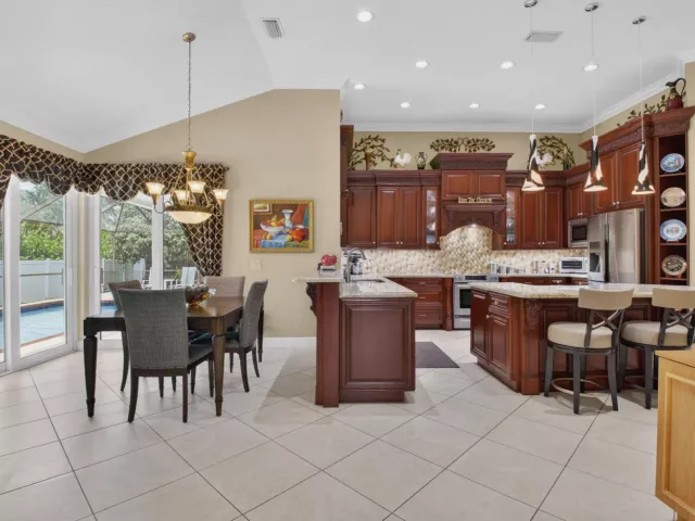 Продажа дома по адресу 2931 NW 25th Way - фото 9034784