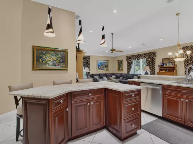 Продажа дома по адресу 2931 NW 25th Way - фото 9034788