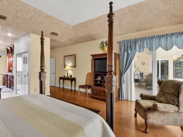 Продажа дома по адресу 2931 NW 25th Way - фото 9034802