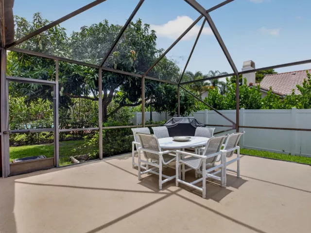 Продажа дома по адресу 2931 NW 25th Way - фото 9034808