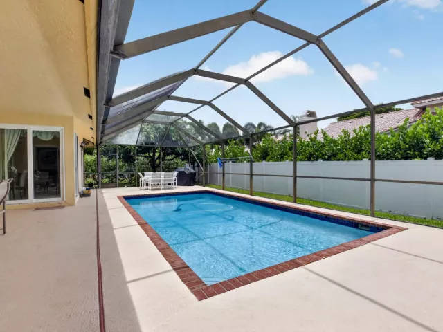 Продажа дома по адресу 2931 NW 25th Way - фото 9034813