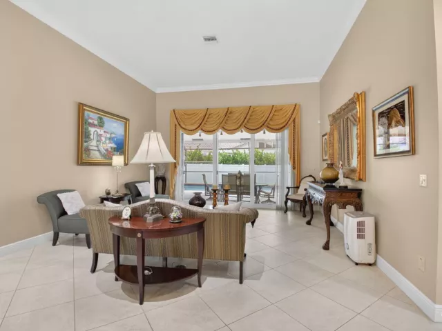 Продажа дома по адресу 2931 NW 25th Way - фото 9034772