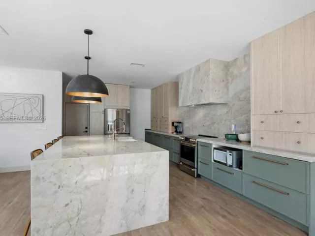 Продажа дома по адресу 641 NW 158th Ave - фото 7714795