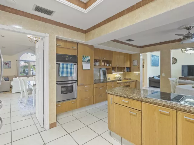 Продажа дома по адресу 2683 NW 49th Street - фото 8920589
