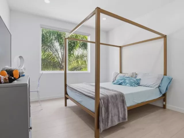 Продажа дома по адресу 1417 NE 17th St - фото 7710178