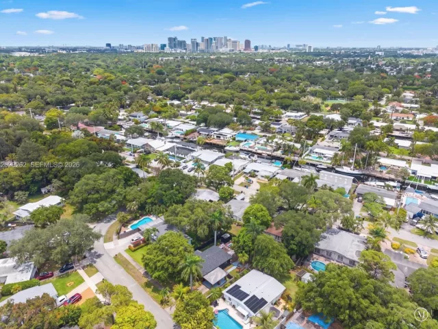 Продажа дома по адресу 1508 SW 20th Ave - фото 7710198
