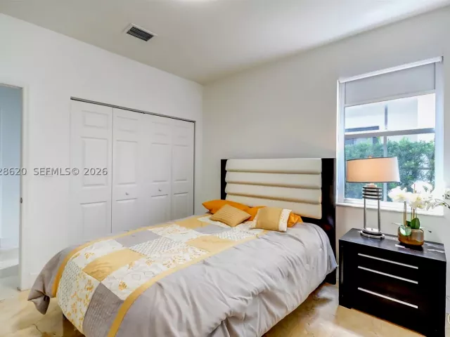 Продажа дома по адресу 10555 NW 69th Ter - фото 9271068