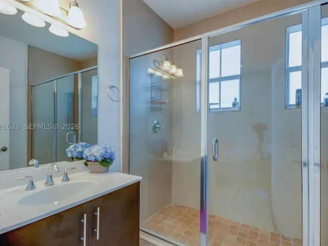 Продажа дома по адресу 10555 NW 69th Ter - фото 9271089