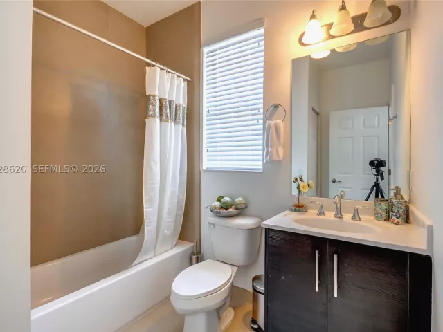 Продажа дома по адресу 10555 NW 69th Ter - фото 9271091
