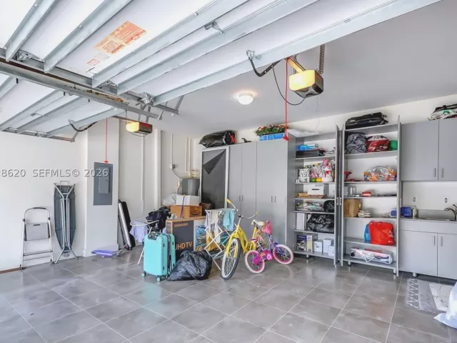 Продажа дома по адресу 10555 NW 69th Ter - фото 9271102