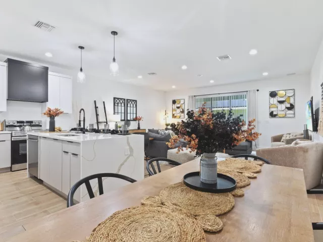Продажа дома по адресу 601 SW 3rd Street - фото 9019554