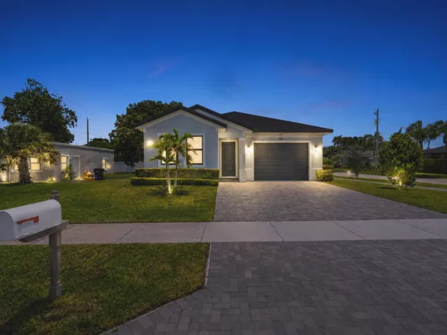 Продажа дома по адресу 601 SW 3rd Street - фото 9019543
