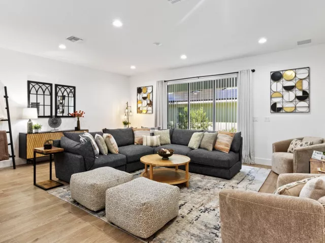 Продажа дома по адресу 601 SW 3rd Street - фото 9019544